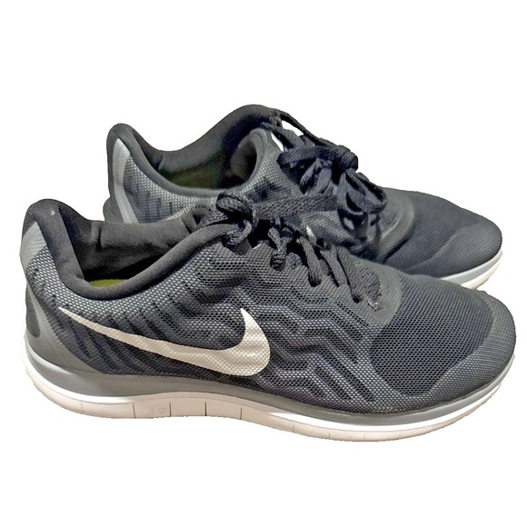 WOMENS 7.5 NIKE FREE 4.0 FLYKNIT RUNNING SHOES BLACK WHITE ACTIVEWEAR - Picture 3 of 5